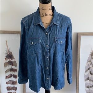 GAP denim snap button shirt